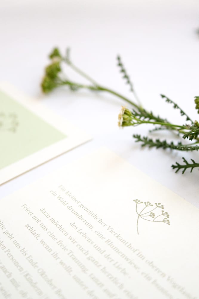 Einladung Hochzeit SCHAFGARBE florale Hochzeitspapeterie auf Recyclingpapier