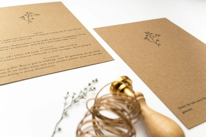 Thymian – Green Wedding, Hochzeitspapeterie mit Zweig auf Kraftpapier | STUDIO KARAMELO