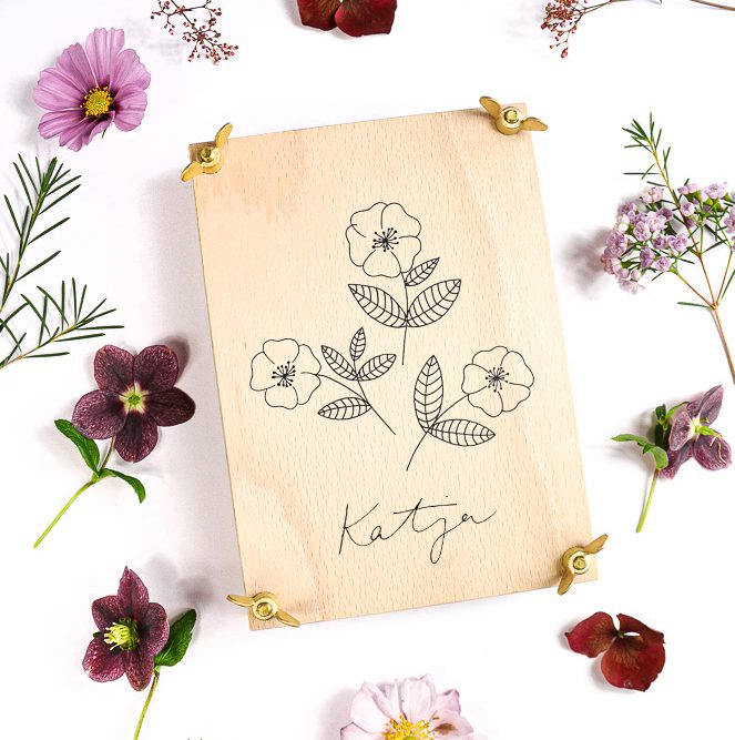 Personalisierte Blumenpresse aus Buchenholz